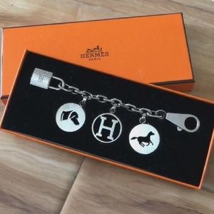 Sold out Hermes Olga Breloque Platinum Silver